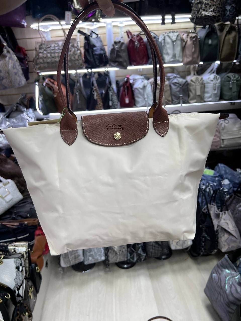 longchamp дорожная сумка le pliage original нейтральный цвет,большая дорожная сумка longchamp le pliage нейтральный цвет,longchamp le pliage,сумка-тоут longchamp le pliage среднего размера нейтральный