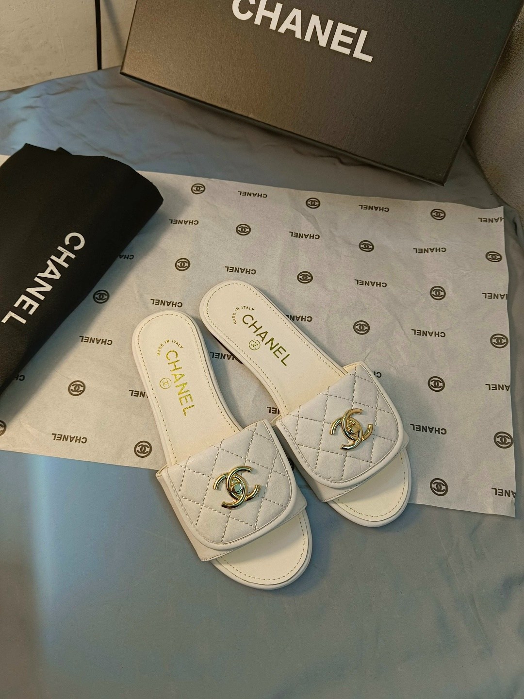 шлепанцы chanel,тапочки женские chanel,тапочки chanel,chanel шлепанцы женские,босоножки chanel