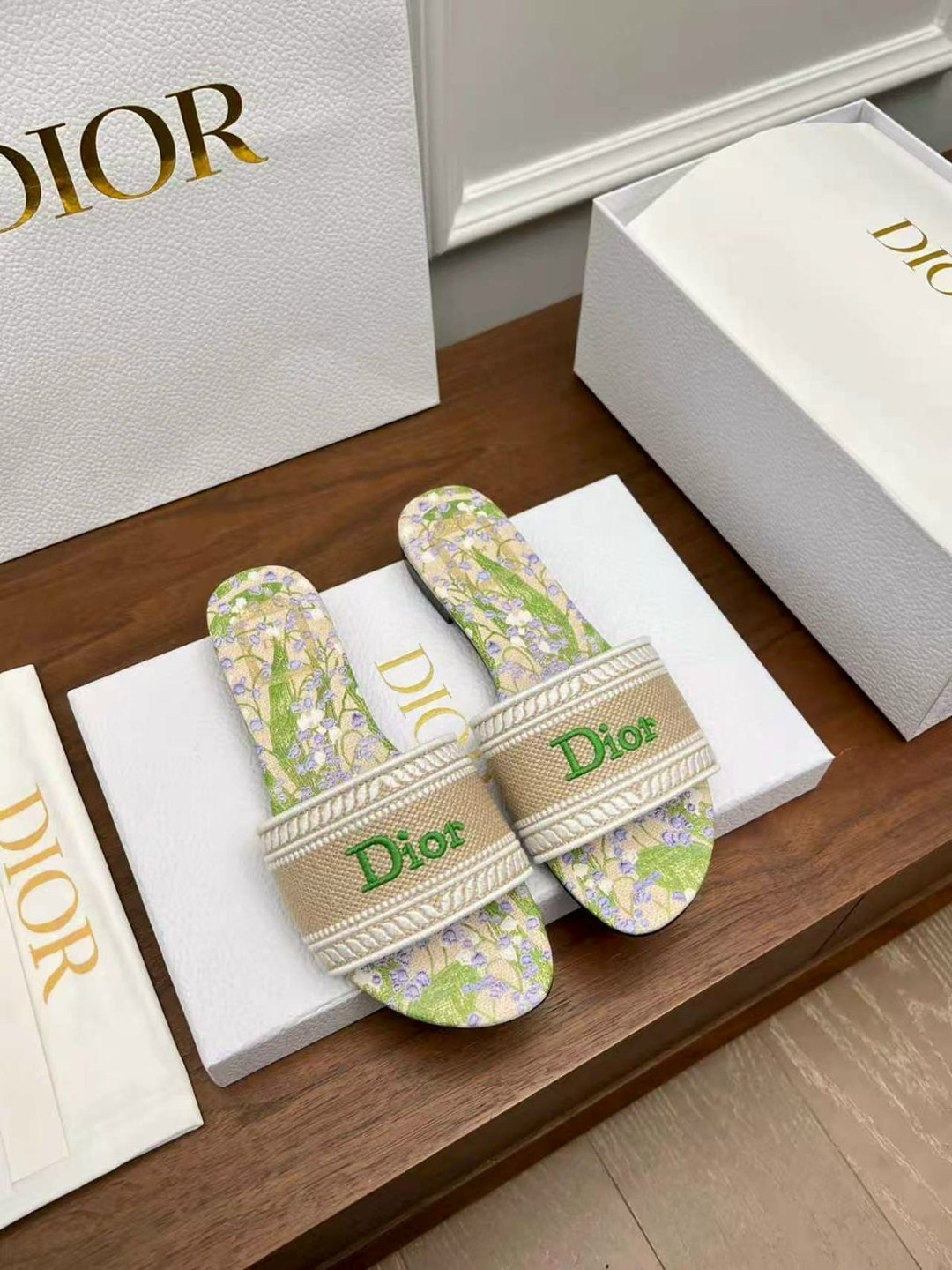 christian dior шлепанцы коллекция 2026,шлепанцы christian dior,шлепки кристиан диор,шлепки диор,шлепки диор женские