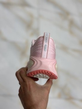 Кроссовки