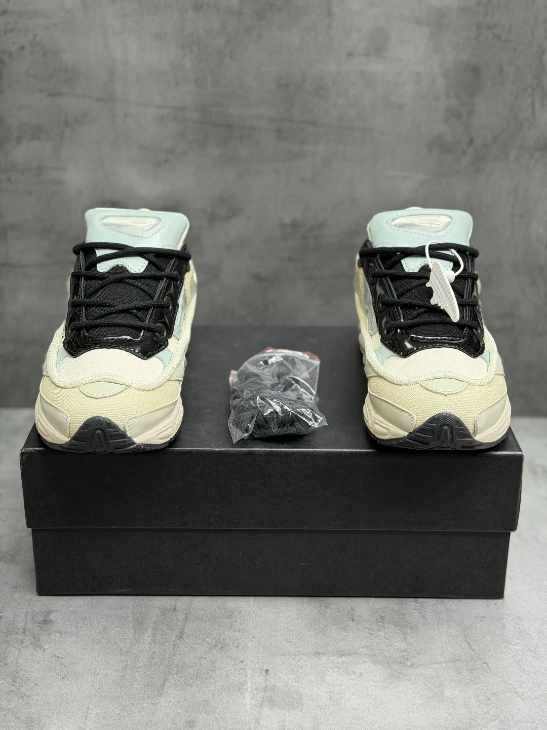 кроссовки adidas raf simons ozweego 3,adidas raf simons ozweego 3 cream white,adidas raf simons ozweego 3,кроссовки adidas raf simons ozweego cream white,adidas ozweego 3 raf simons cream white core b