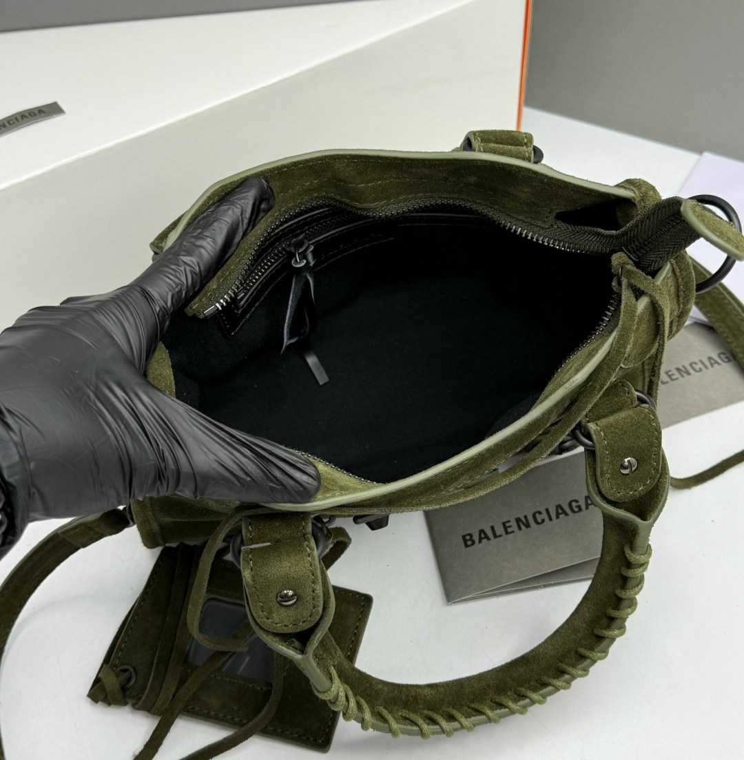 balenciaga сумка,сумка женская balenciaga,balenciaga balenciaga,balenciaga city bag,женская замшевая сумка