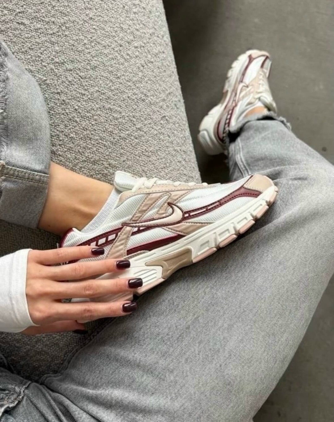 кроссовки nike initiator,кроссовки nike,кроссовки женские nike initiator белые,кроссовки женские nike wmns initiator white/cerry/metallic silver,nike initiator