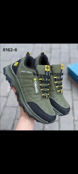 Кроссовки