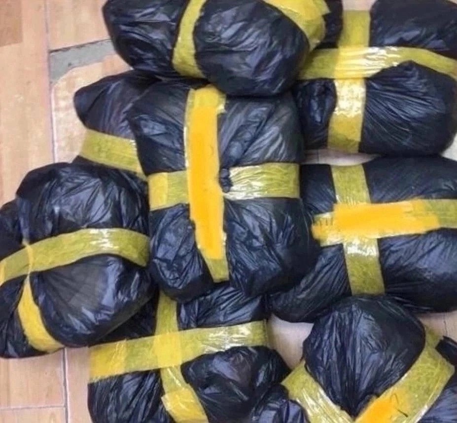 пакет с вещами,в пакете,большие пакеты,одежда пакетом,пакет большой
