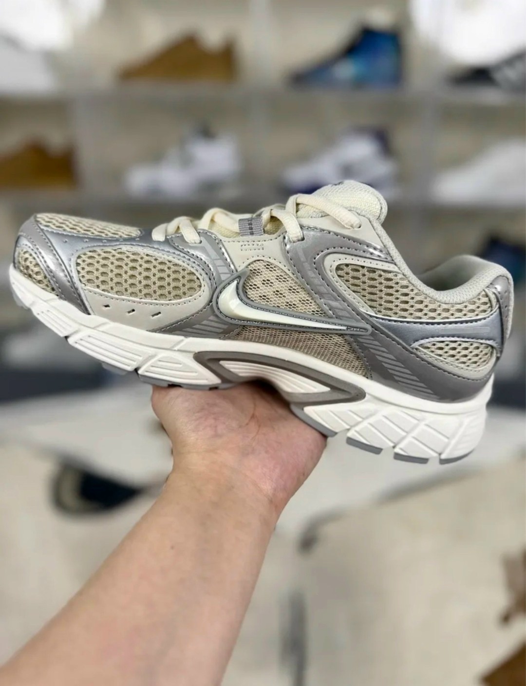 кроссовки nike air,кроссовки air,кроссовки v5 rnr nike,кроссовки nike v5 rnr серый бежевый темно,кроссовки nike zoom vomero 5