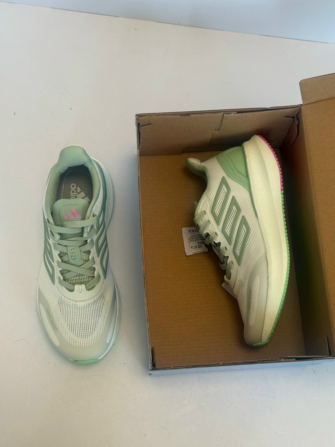 кроссовки adidas,кроссовки,кроссовки женские adidas,кроссовки для бега,кроссовки женскиe