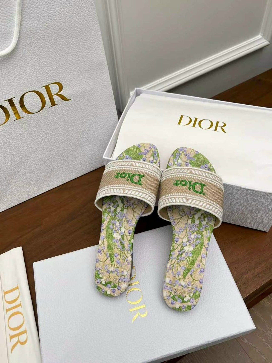 christian dior шлепанцы коллекция 2026,шлепанцы christian dior,шлепки кристиан диор,шлепки диор,шлепки диор женские