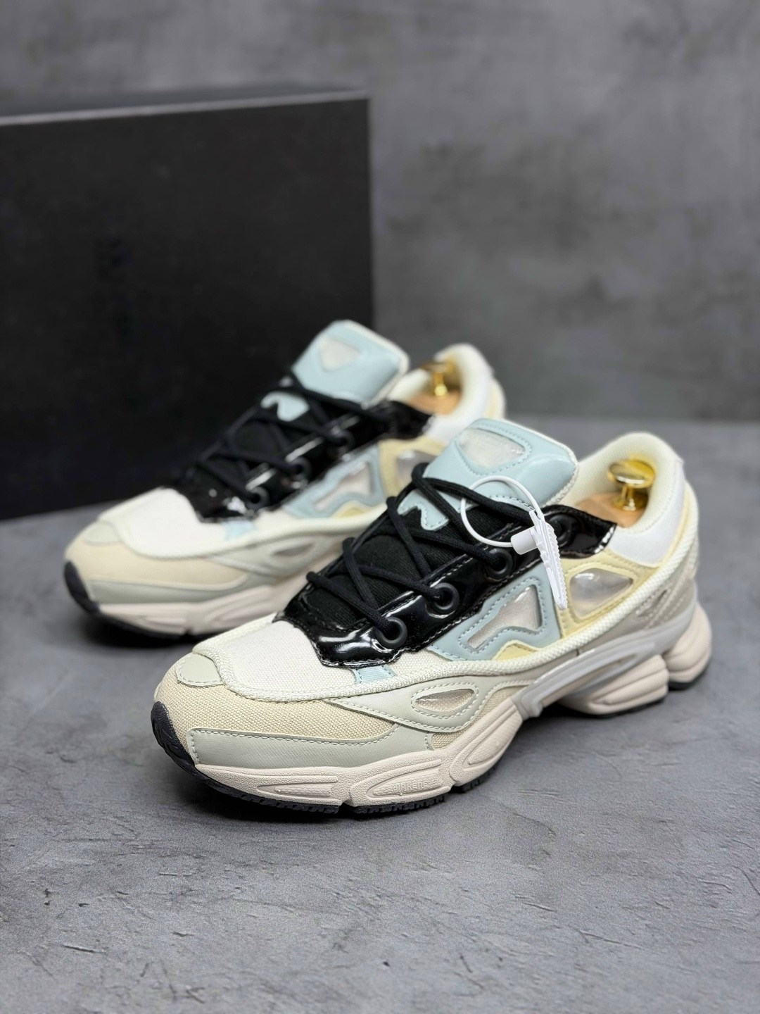 кроссовки adidas raf simons ozweego 3,adidas raf simons ozweego 3 cream white,adidas raf simons ozweego 3,кроссовки adidas raf simons ozweego cream white,adidas ozweego 3 raf simons cream white core b