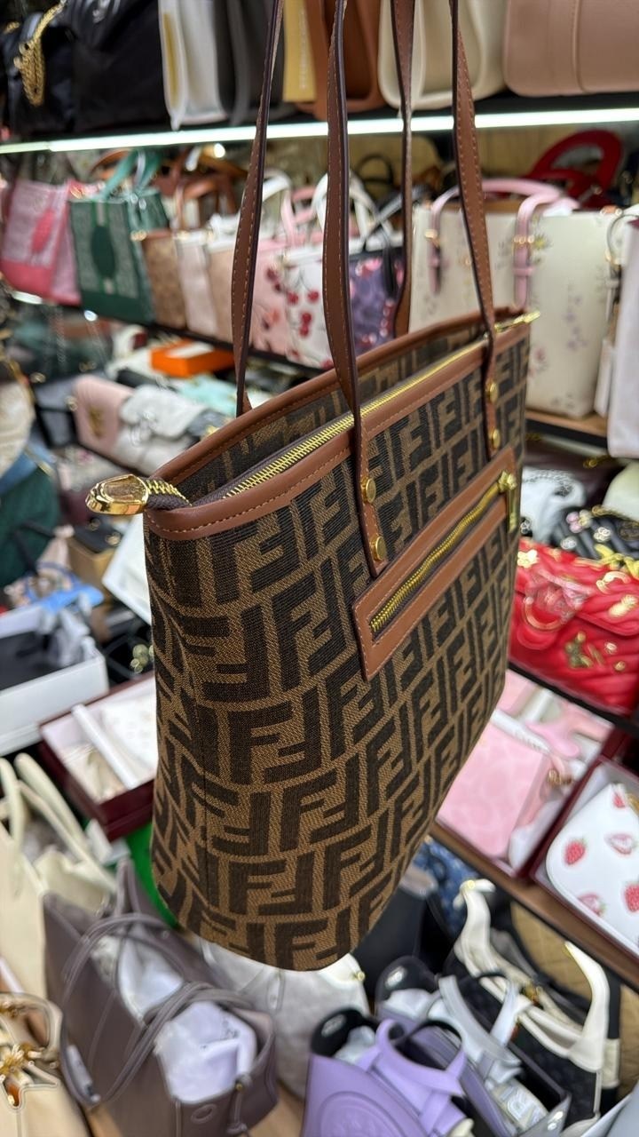 сумка fendi,fendi сумка на плечо,сумка женская fendi,сумка,сумка фенди