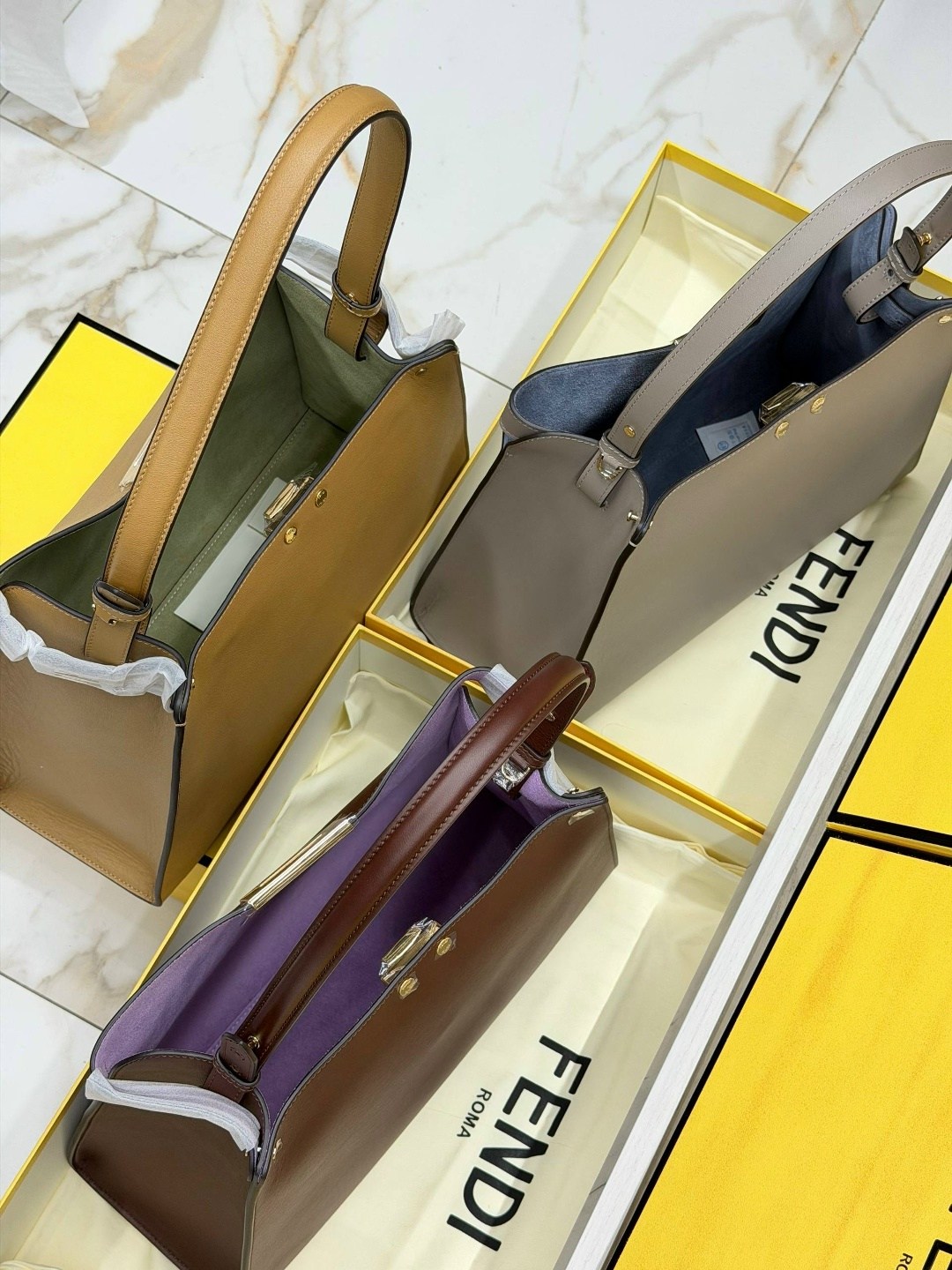 fendi женская сумка,сумка фенди,fendi сумка,сумка fendi peekaboo iseeu бежевая,fendi сумка тоут