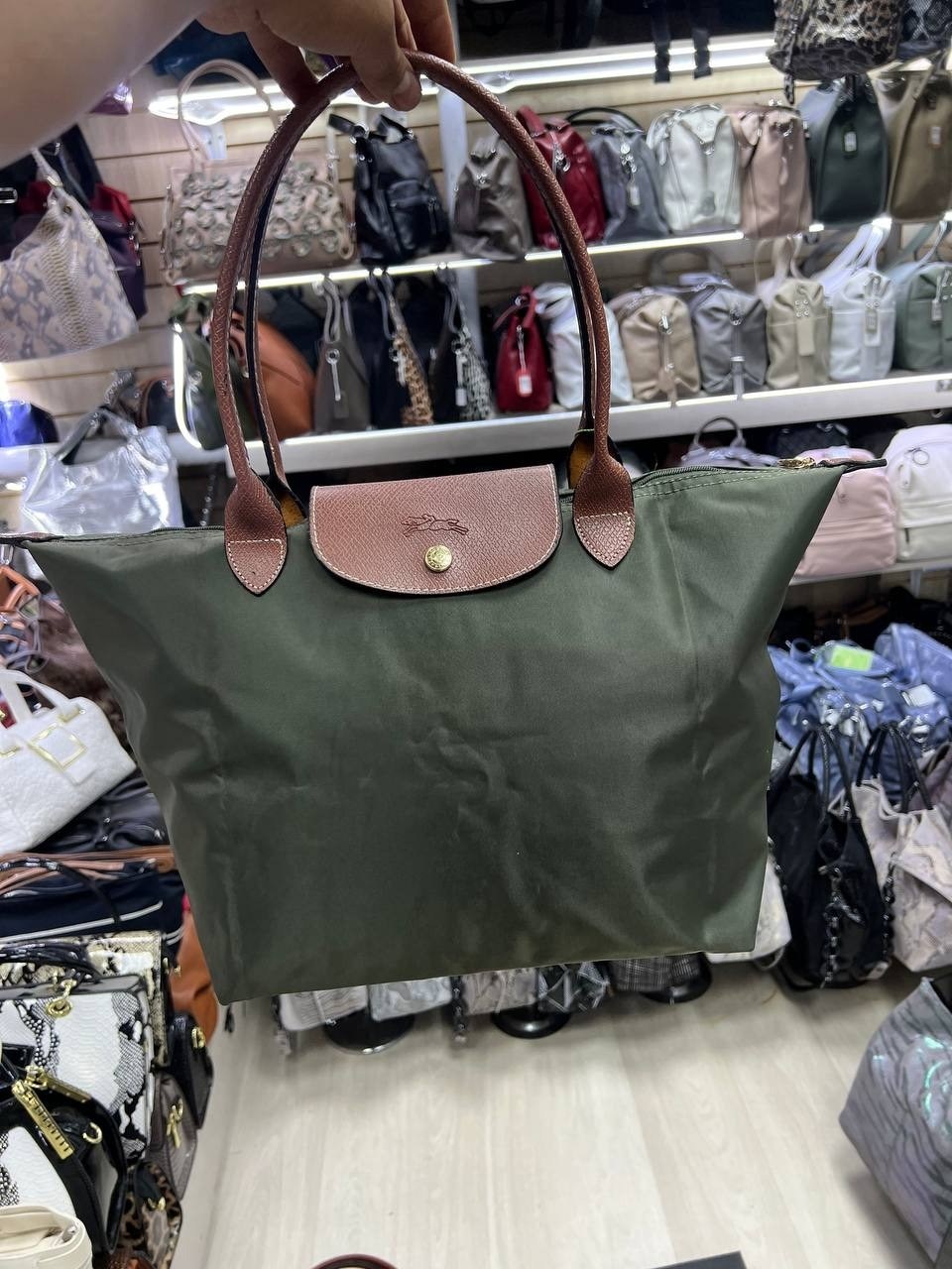 longchamp дорожная сумка le pliage original нейтральный цвет,большая дорожная сумка longchamp le pliage нейтральный цвет,longchamp le pliage,сумка-тоут longchamp le pliage среднего размера нейтральный