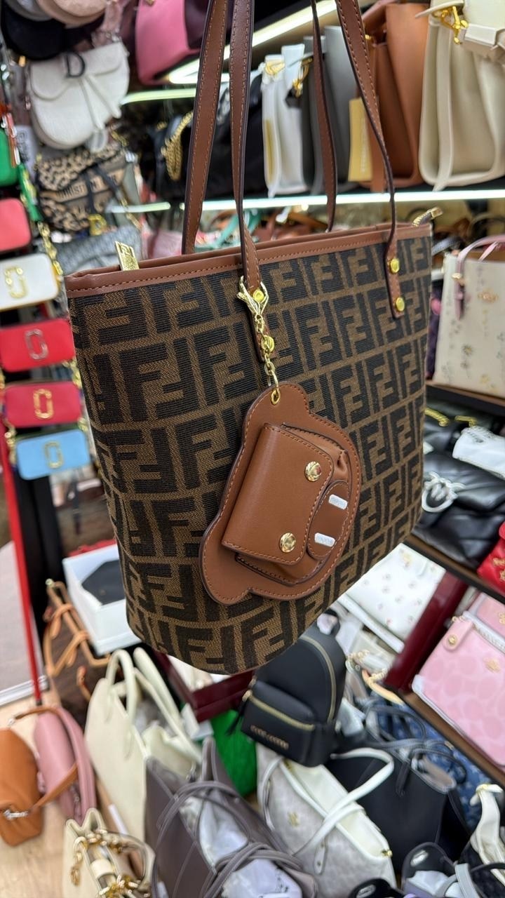 сумка fendi,fendi сумка на плечо,сумка женская fendi,сумка,сумка фенди