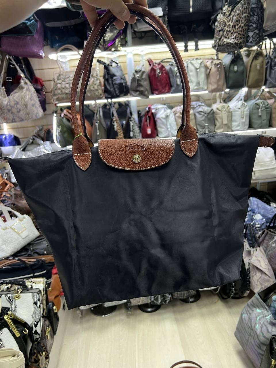 longchamp дорожная сумка le pliage original нейтральный цвет,большая дорожная сумка longchamp le pliage нейтральный цвет,longchamp le pliage,сумка-тоут longchamp le pliage среднего размера нейтральный