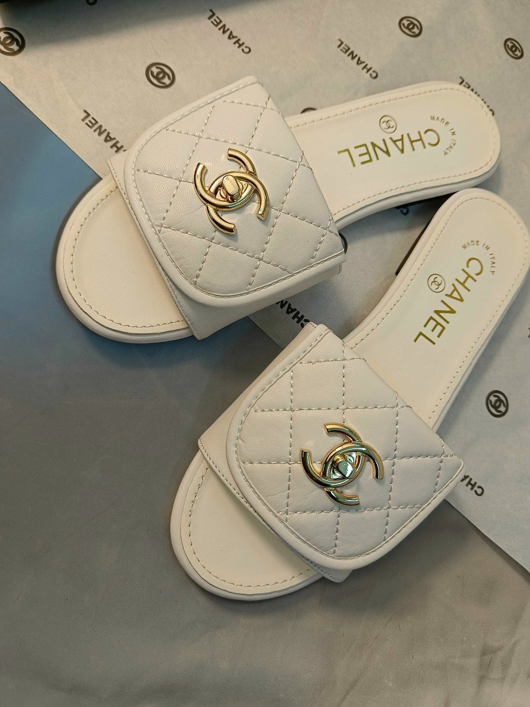 шлепанцы chanel,тапочки женские chanel,тапочки chanel,chanel шлепанцы женские,босоножки chanel