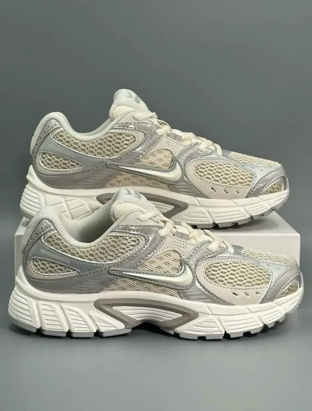 кроссовки nike air,кроссовки air,кроссовки v5 rnr nike,кроссовки nike v5 rnr серый бежевый темно,кроссовки nike zoom vomero 5