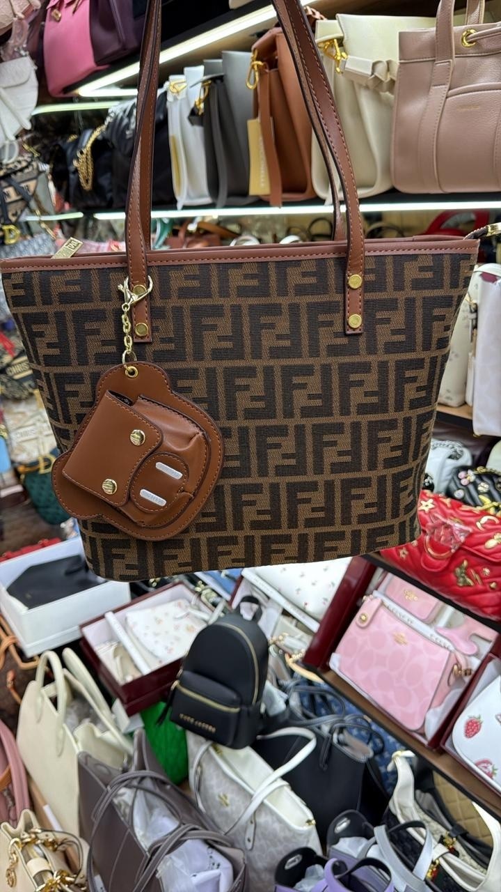 сумка fendi,fendi сумка на плечо,сумка женская fendi,сумка,сумка фенди