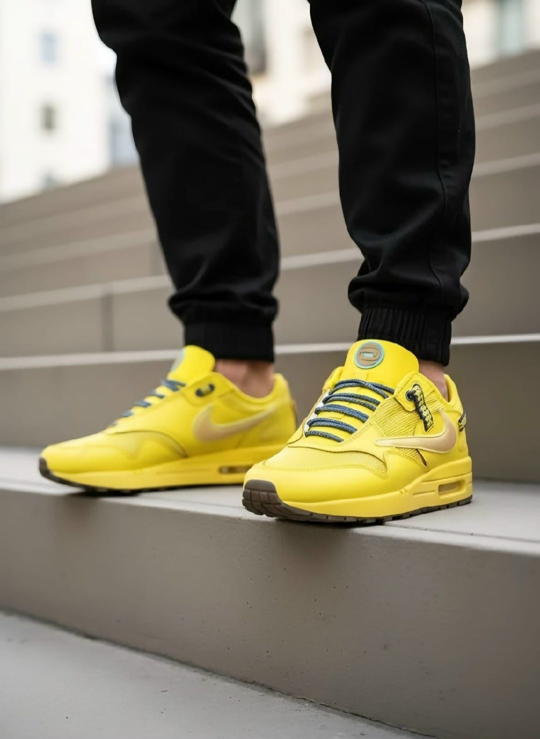 желтые кроссовки,кроссовки,travis scott x nike air max 1,nike air max 1 travis scott cactus jack saturn,nike air max 1 travis scott cactus jack