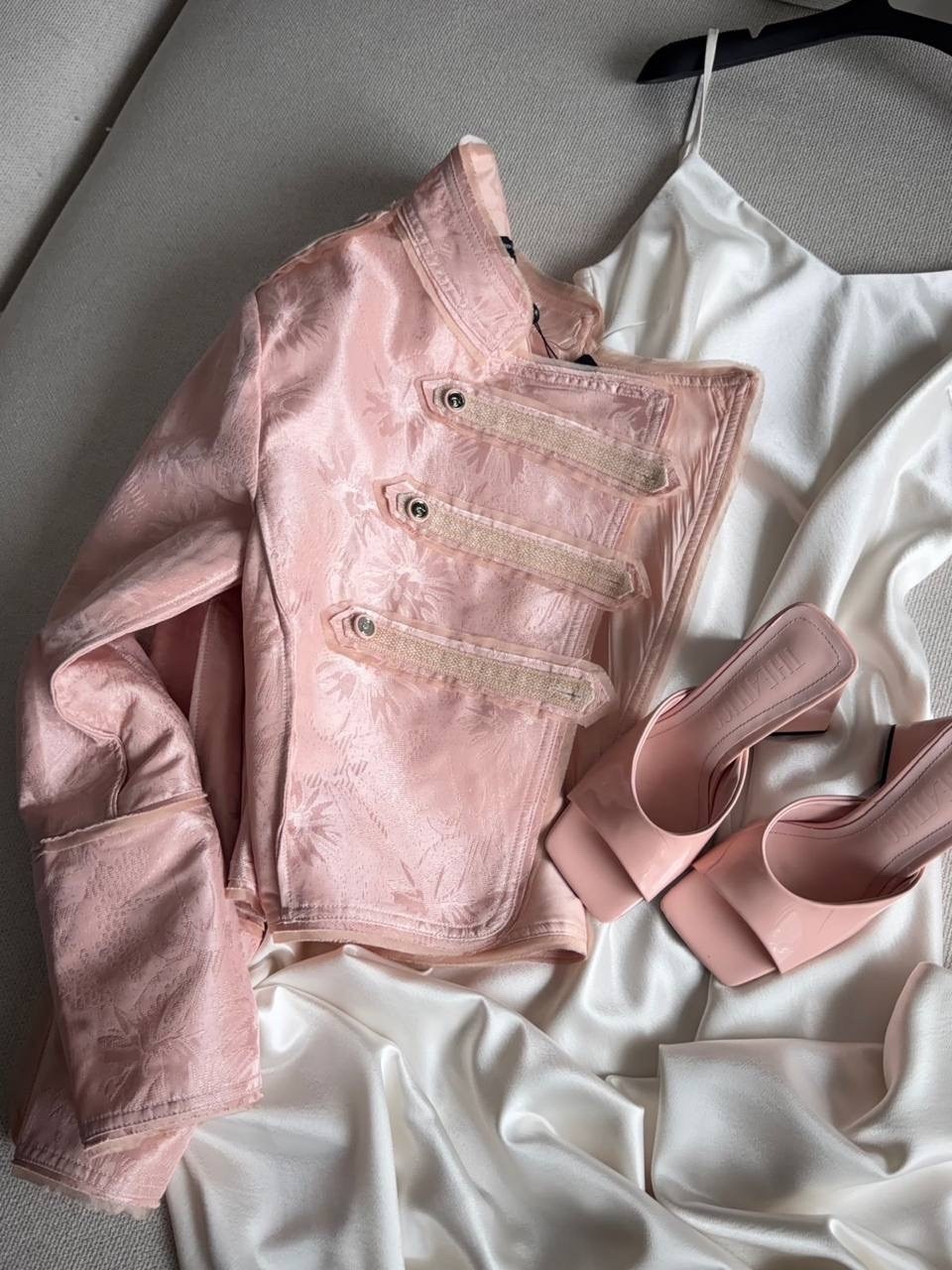 куртка косуха,кожаная куртка,короткая куртка,женская кожаная куртка,куртка косуха женская