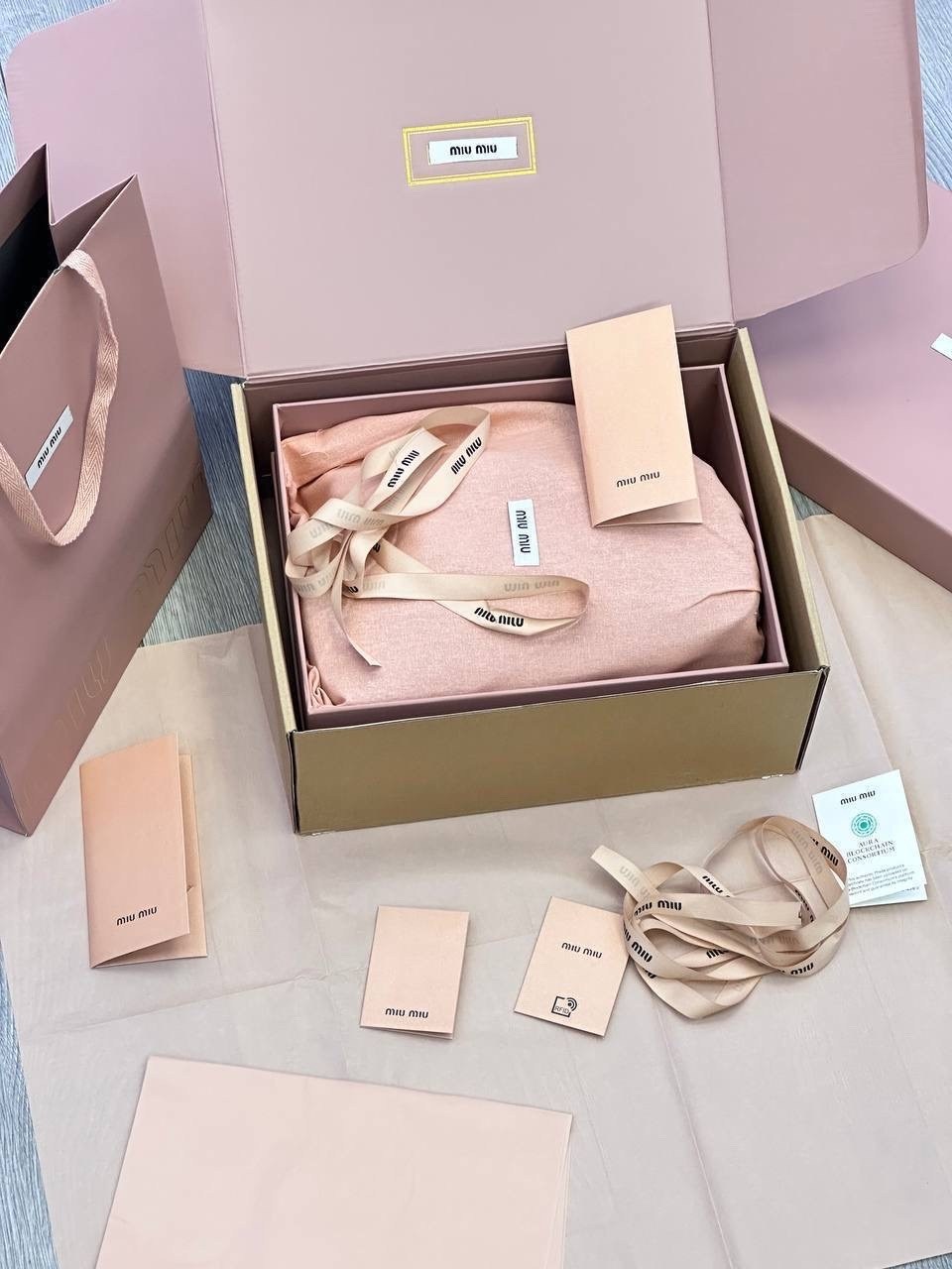 сумка miu miu,сумка miu miu женская,сумка,miu miu сумка на плечо,сумки миу миу