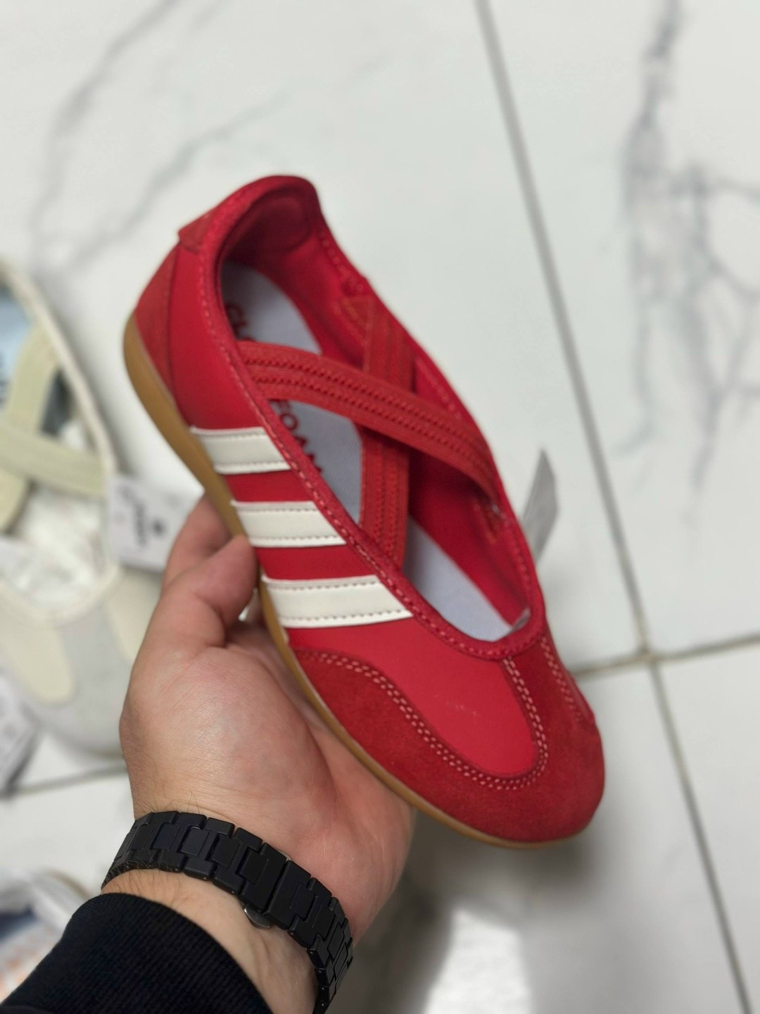adidas кроссовки,,балетки adidas,женские кроссовки adidas,мужские кроссовки adidas