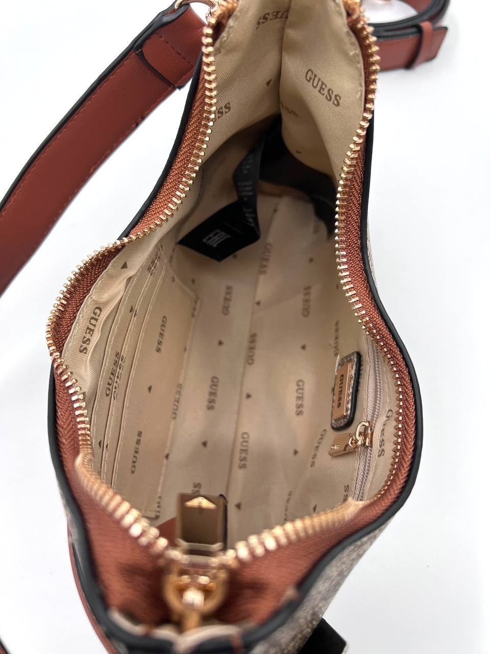 сумка guess женская,сумка guess,guess сумка на плечо,сумка хобо guess aviana коричневый/кремовый,сумка guess бежевая