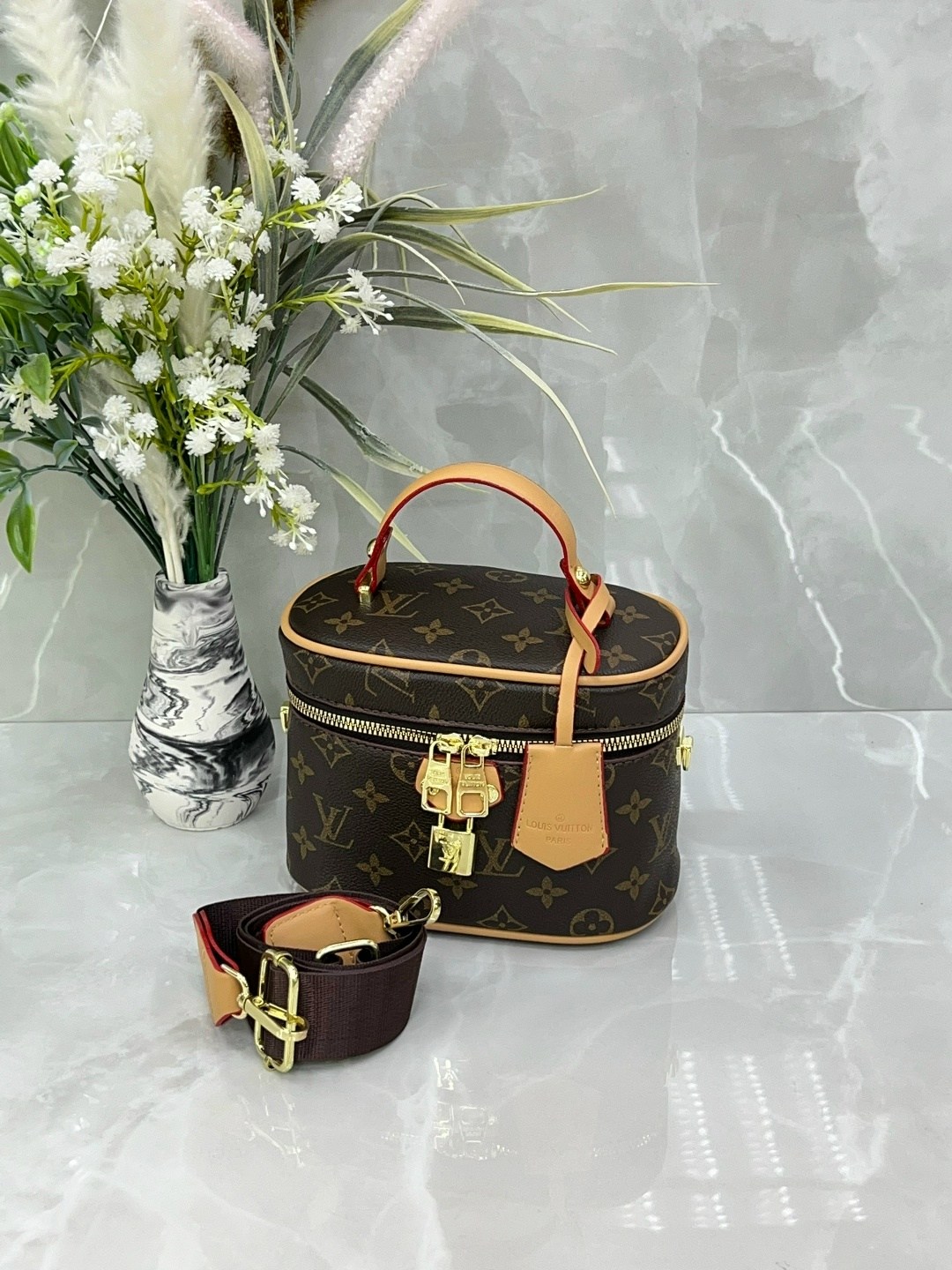косметичка louis vuitton,косметичка луи виттон,сумка косметичка louis vuitton,louis vuitton сумка,косметичка стильная