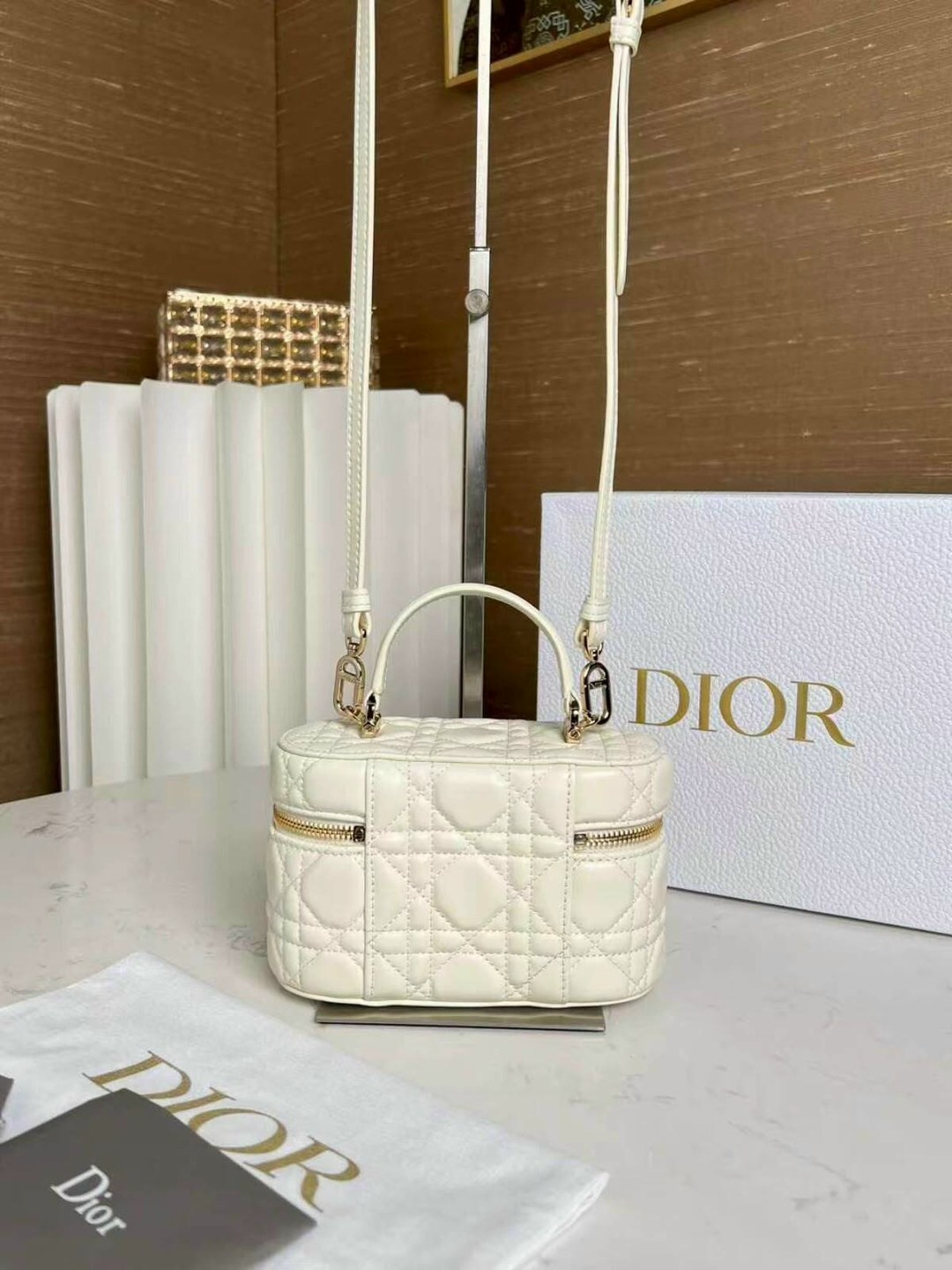 сумка кристиан диор белая кожа,dior сумка,сумка диор кристиан диор,модная сумочка,сумочка