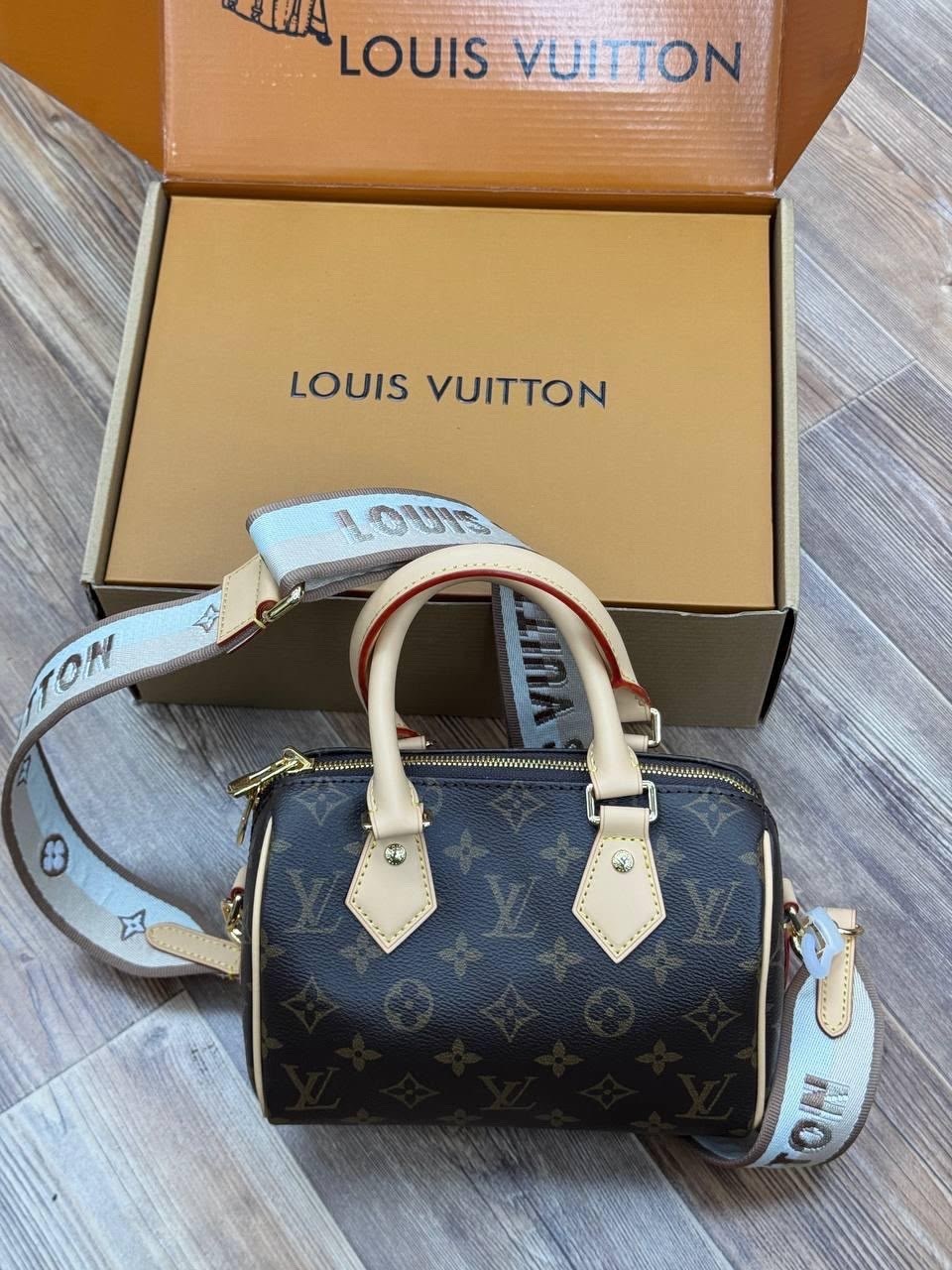 louis vuitton сумка,louis vuitton сумка на плечо,сумочка,сумки модные,женская сумка louis vuitton