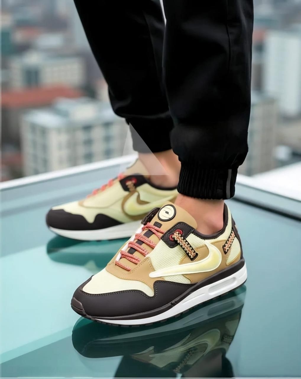 желтые кроссовки,кроссовки,travis scott x nike air max 1,nike air max 1 travis scott cactus jack saturn,nike air max 1 travis scott cactus jack