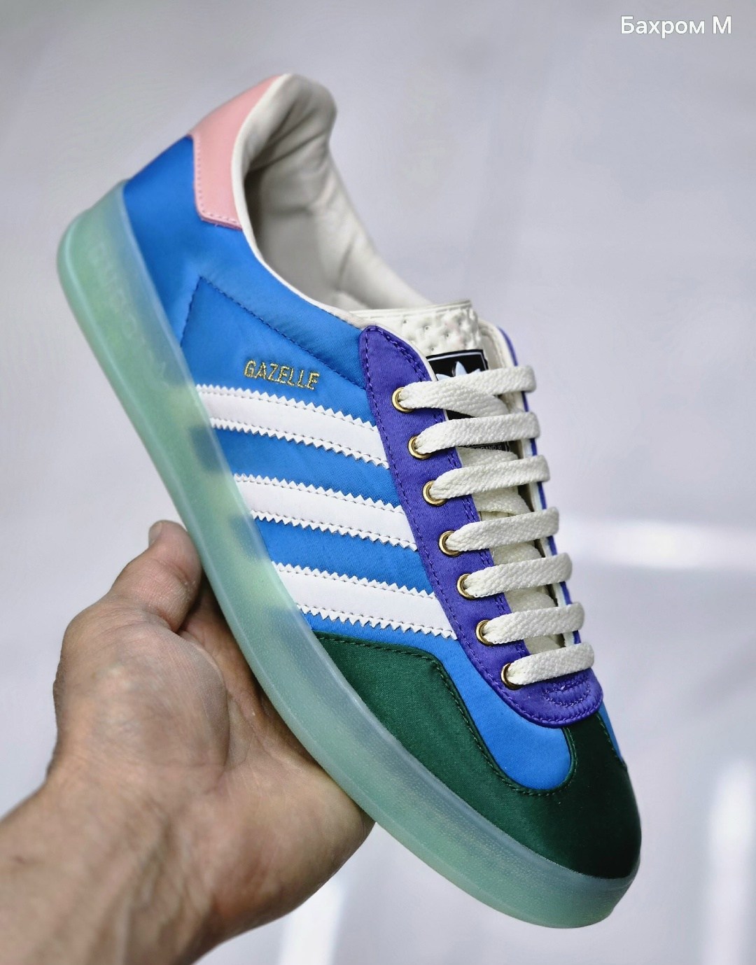 кроссовки adidas gucci x wmns gazelle 'gg monogram' коричневый,adidas gazelle gucci,кроссовки adidas gazelle gucci,adidas gucci мужские gazelle,gucci adidas collab sneakers gazelle collection
