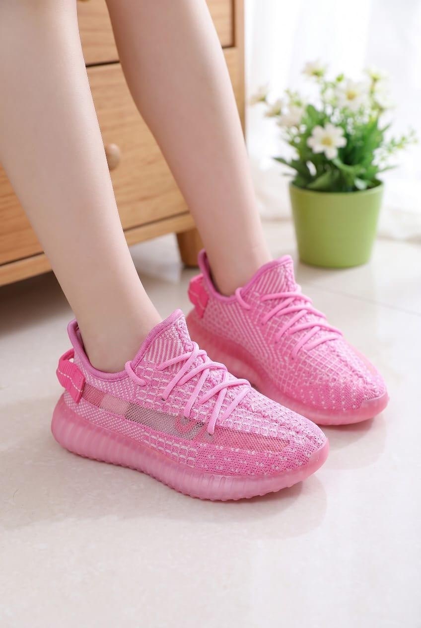 кроссовки изики розовые,adidas yeezy 350 pink,кроссовки для девочек,кроссовки,adidas yeezy boost 350 pink