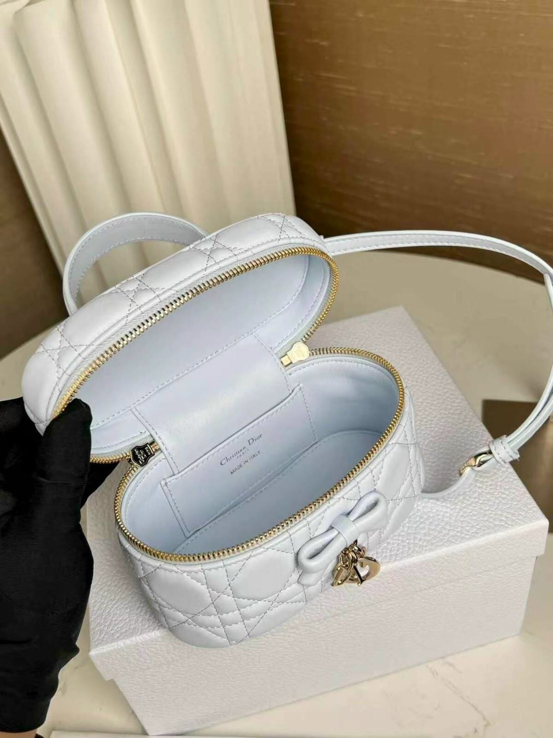 сумка кристиан диор белая кожа,dior сумка,сумка диор кристиан диор,модная сумочка,сумочка