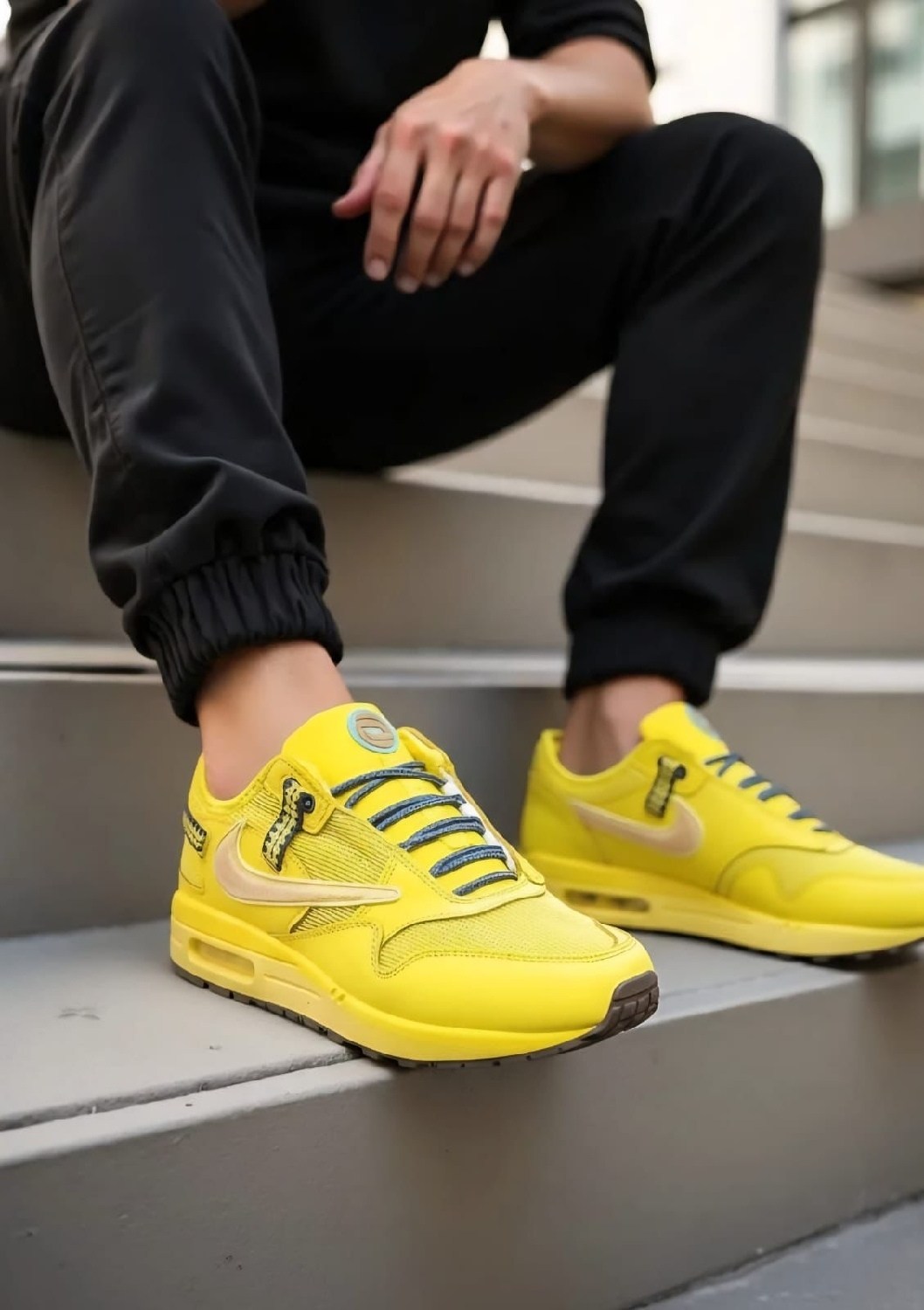 желтые кроссовки,кроссовки,travis scott x nike air max 1,nike air max 1 travis scott cactus jack saturn,nike air max 1 travis scott cactus jack