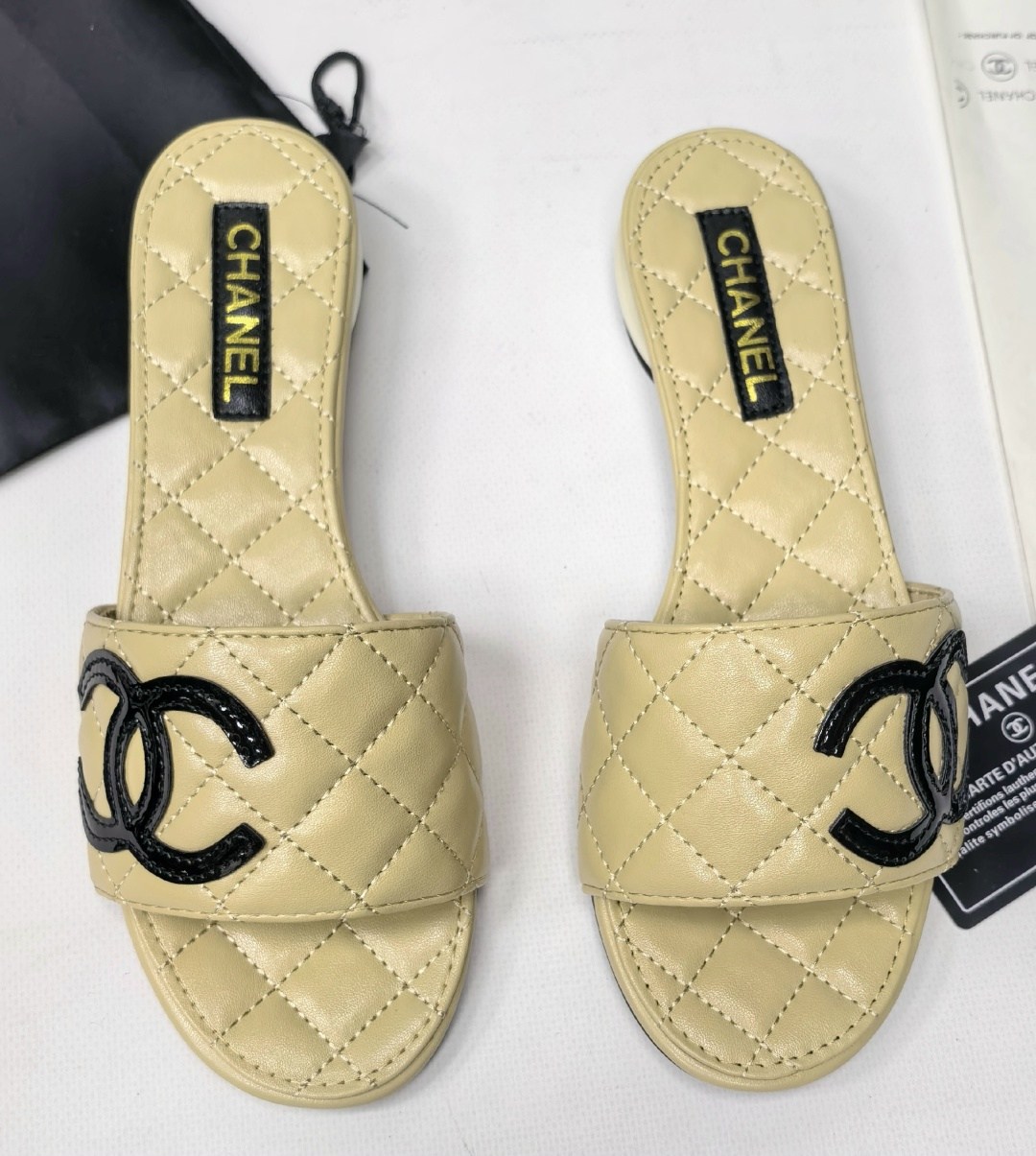 шлепанцы chanel,босоножки chanel,тапочки женские chanel,тапочки chanel,шлепки шанель женские