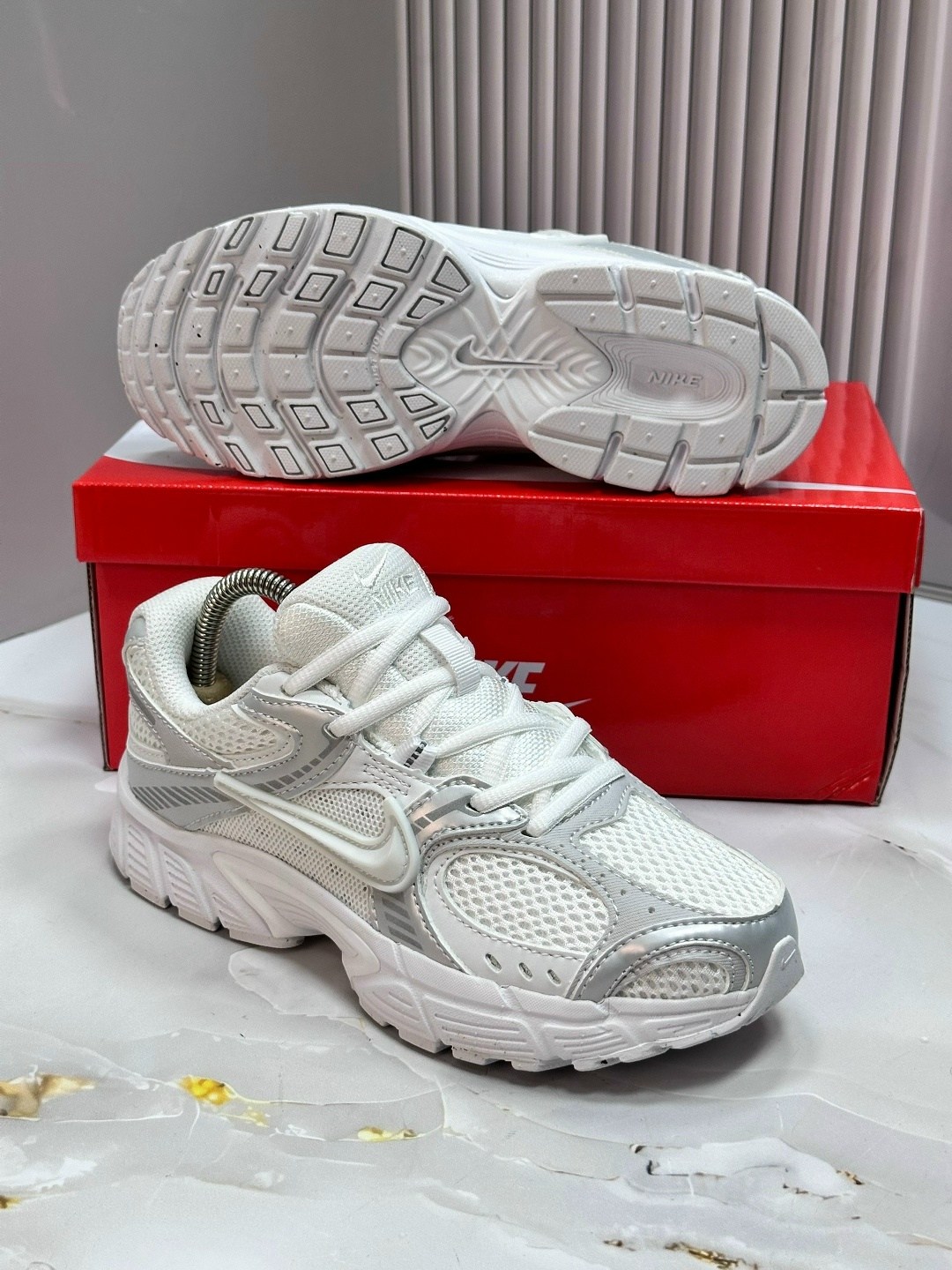 кроссовки nike,женские кроссовки nike,кроссовки nike v 5 rnr,белые кроссовки nike,кроссовки