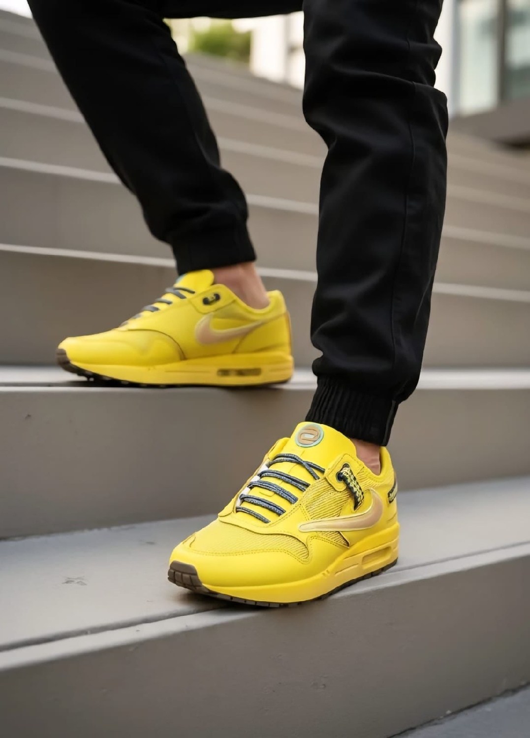 желтые кроссовки,кроссовки,travis scott x nike air max 1,nike air max 1 travis scott cactus jack saturn,nike air max 1 travis scott cactus jack