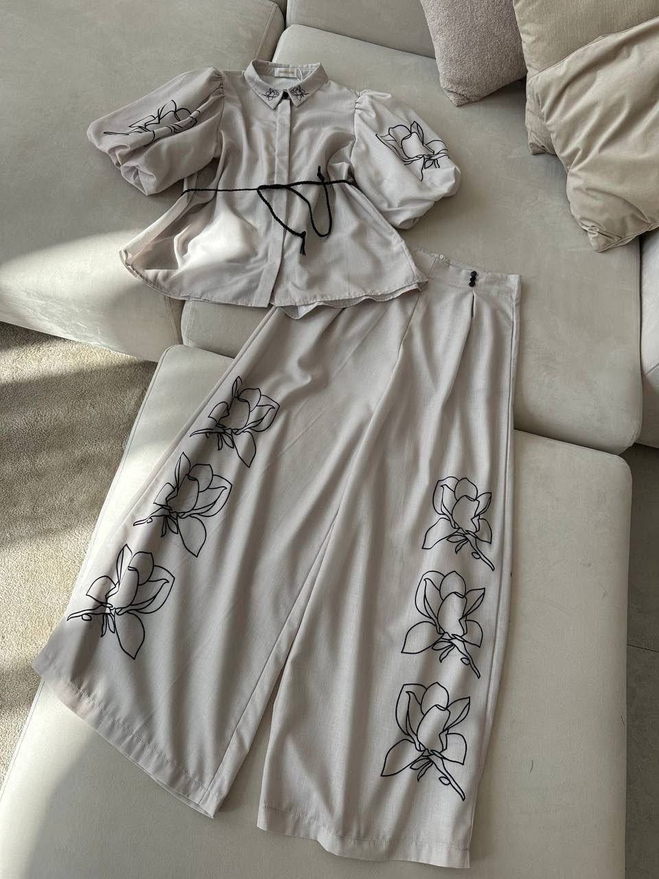 женский льняной костюм zimmerman premium - beige,костюм zimmermann из льна,льняной костюм женский,льняной костюм женский с брюками и принтом,костюм zimmermann