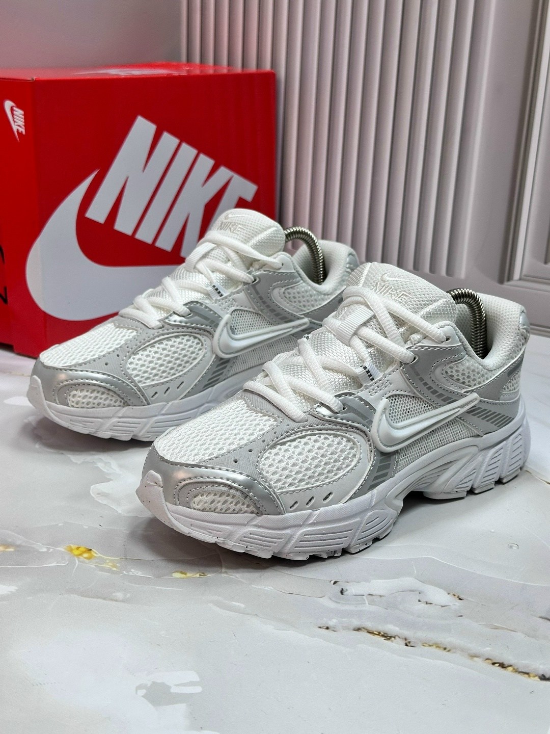 кроссовки nike,женские кроссовки nike,кроссовки nike v 5 rnr,белые кроссовки nike,кроссовки