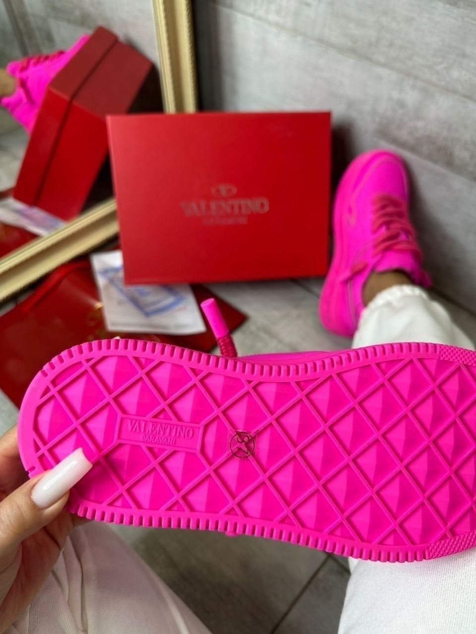 кроссовки валентино розовые,кроссовки женские valentino,кроссовки валентино женские розовые,valentino кроссовки,кроссовки valentino garavani one stud xl