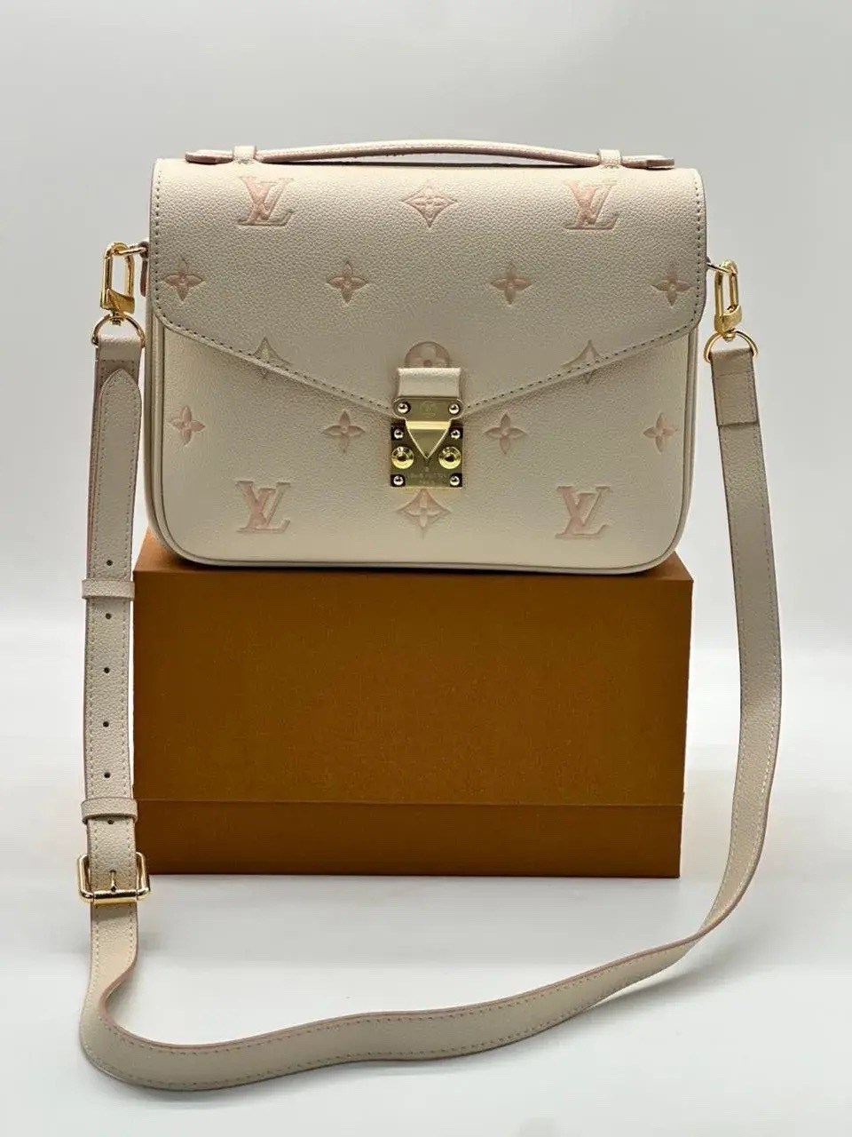 louis vuitton женская сумка,сумка louis vuitton,сумка louis vuitton pochette metis,louis vuitton сумка на плечо,белая сумка луи виттон