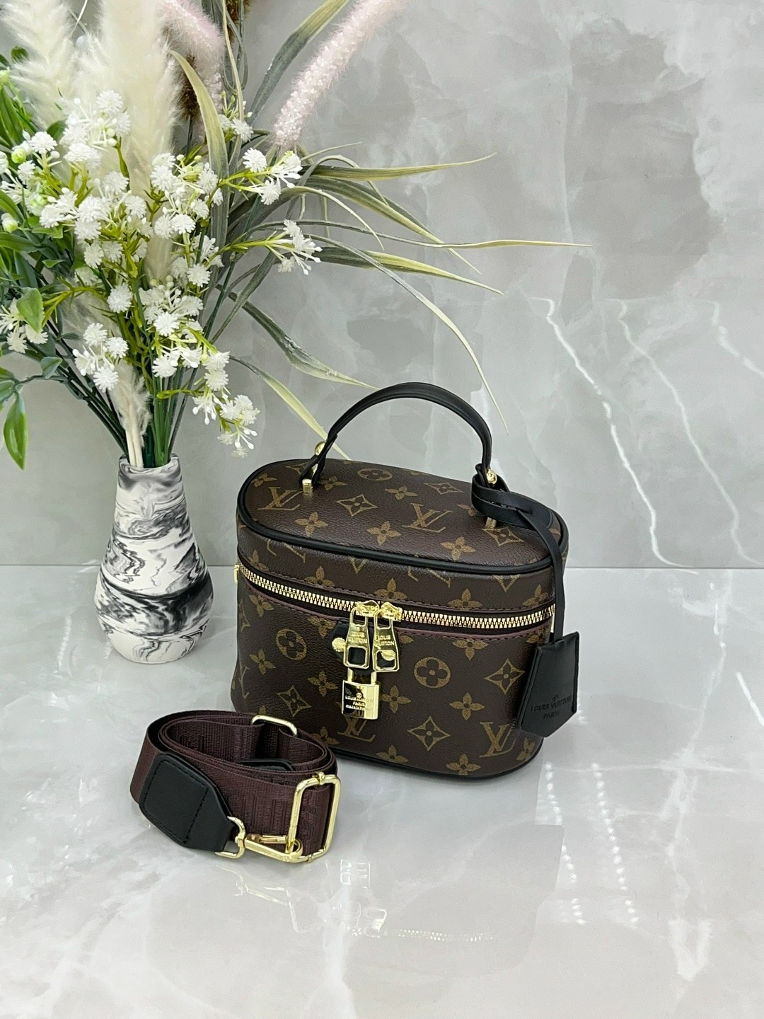 косметичка louis vuitton,косметичка луи виттон,сумка косметичка louis vuitton,louis vuitton сумка,косметичка стильная