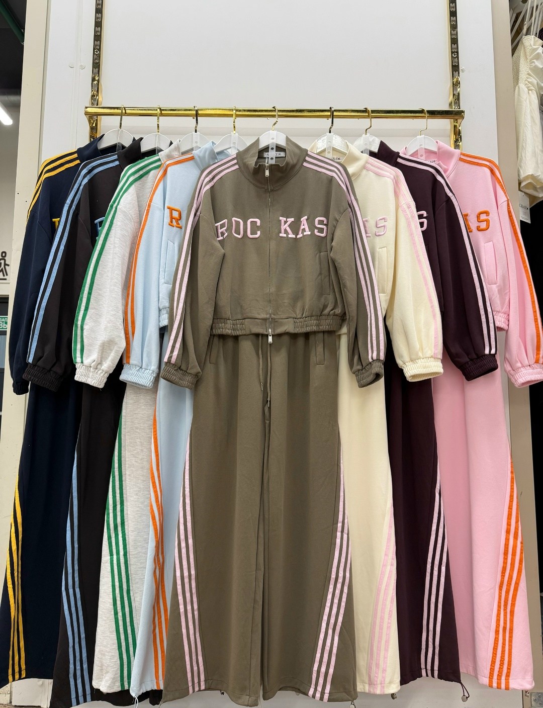 костюм спортивный женский,костюм спортивный adidas,спортивный костюм,костюм спортивный женский adidas,повседневный костюм