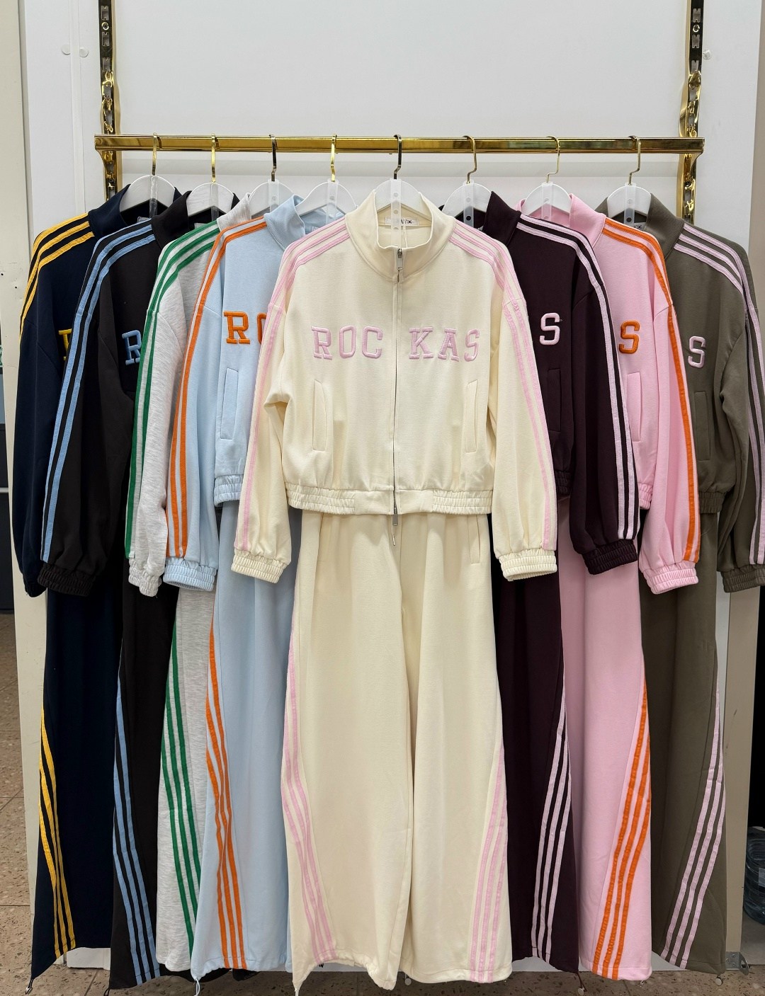 костюм спортивный женский,костюм спортивный adidas,спортивный костюм,костюм спортивный женский adidas,повседневный костюм