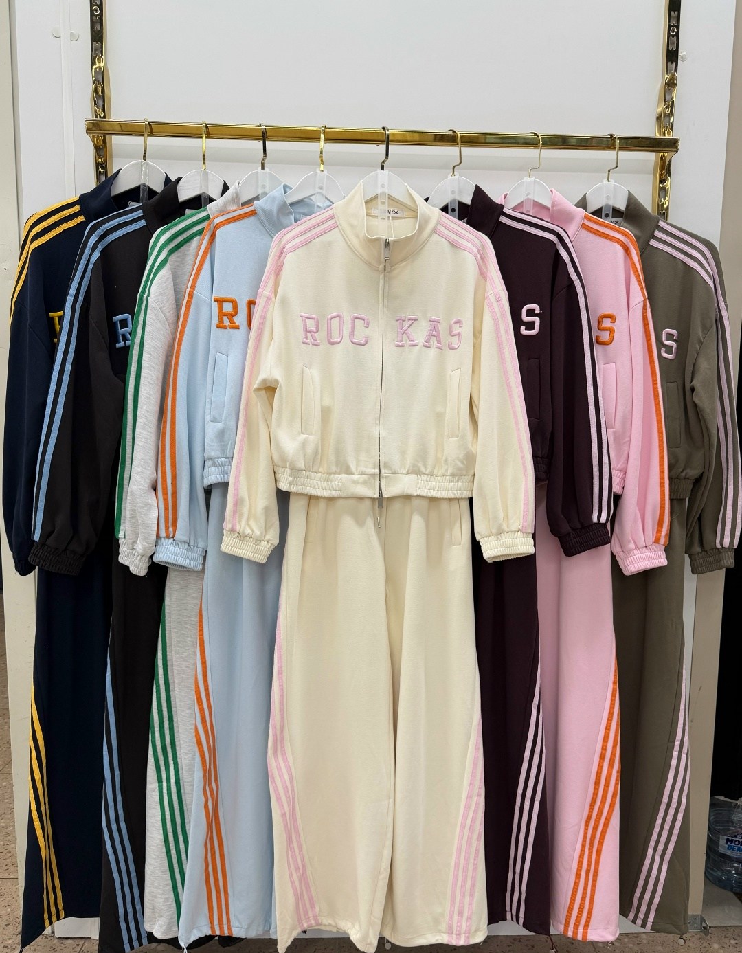 костюм спортивный женский,костюм спортивный adidas,спортивный костюм,костюм спортивный женский adidas,повседневный костюм