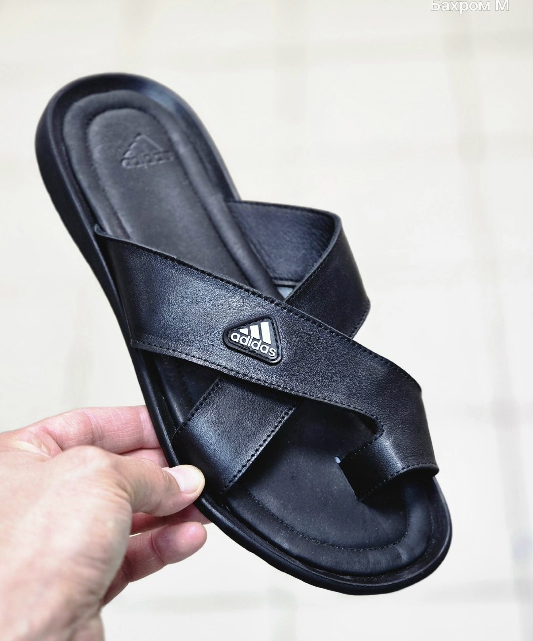 кожаные шлепки мужские адидас,шлепанцы adidas,сланцы adidas chilwyanda fitfoam v20670,шлепки adidas мужские кожаные черные,шлёпки мужские кожаные летние etor