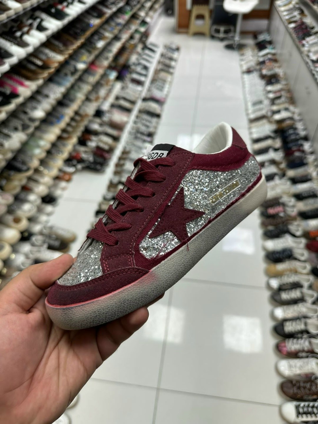 ,кеды golden goose,голден гус кеды,кроссовки golden goose с пайетками на платформе,кеды golden goose женские
