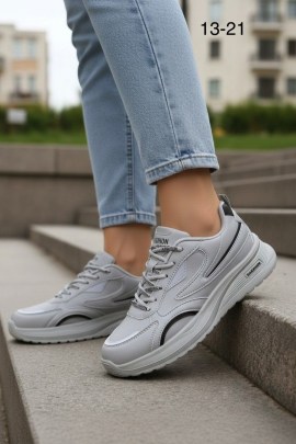 Кроссовки