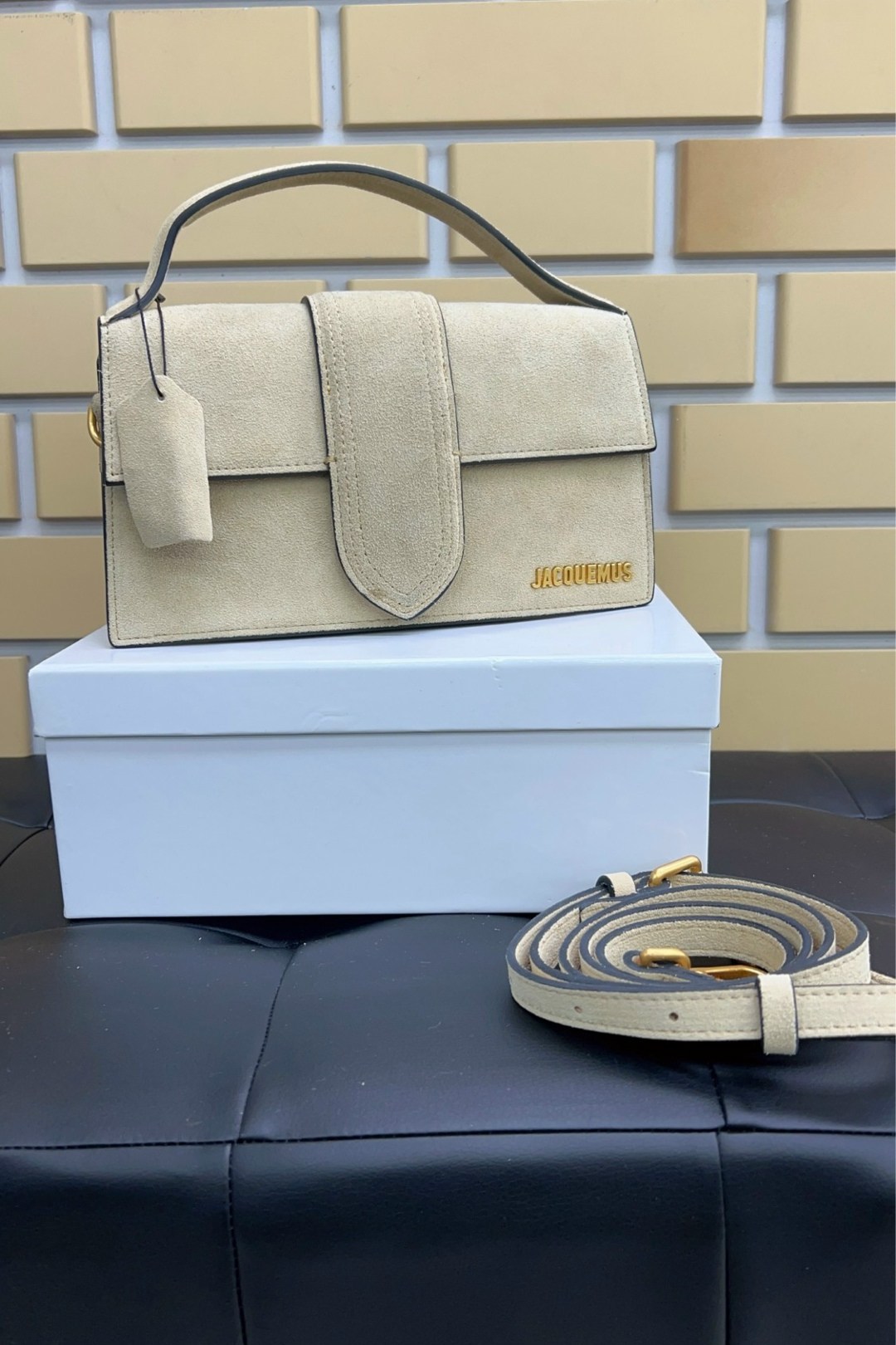 сумка jacquemus,сумка фенди замшевая,замшевая сумка,женская сумка jacquemus,jacquemus сумка на плечо