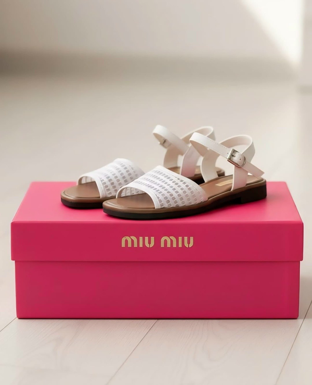 босоножки miu miu,сандалии miu miu,кожаные сандалии miu miu,шлепанцы miu miu,туфли miu miu